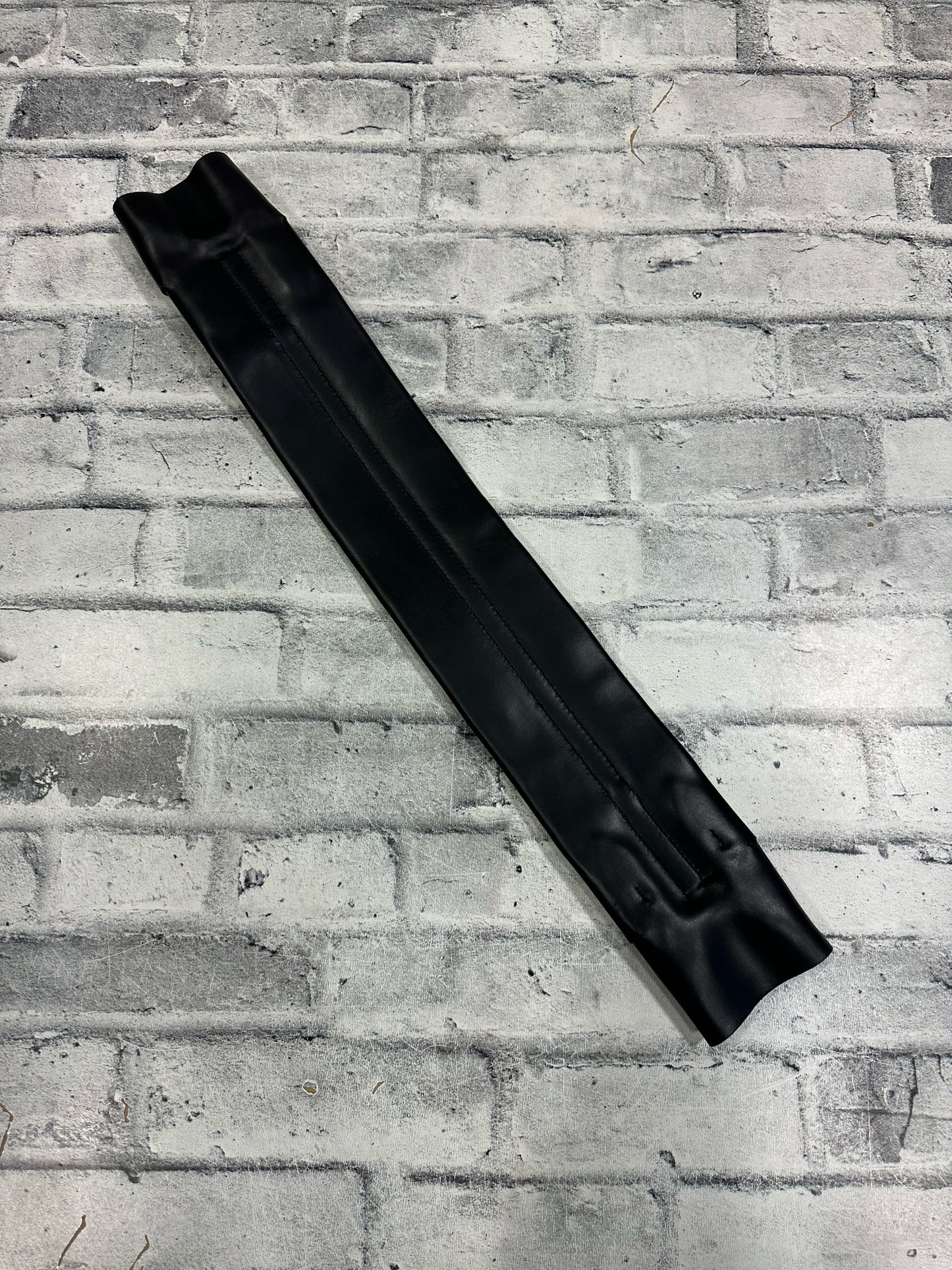 26" Stubben Leather Dressage Girth Black