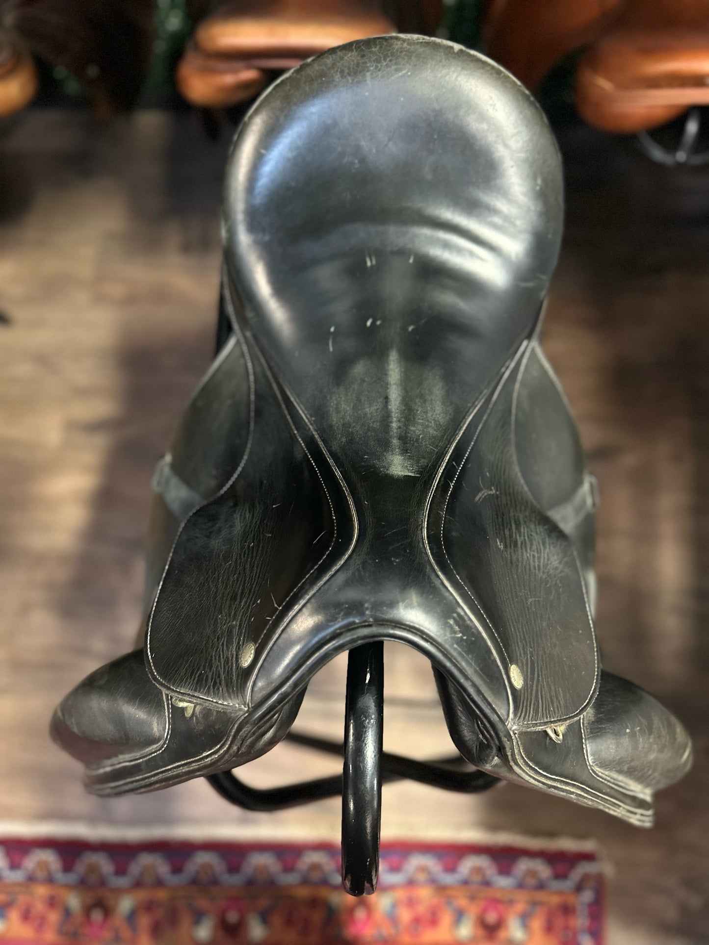 17" Regal Monoflap Dressage Saddle M (5")